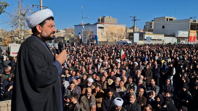 انتقام خون امام شهیدمان را خواهیم گرفت