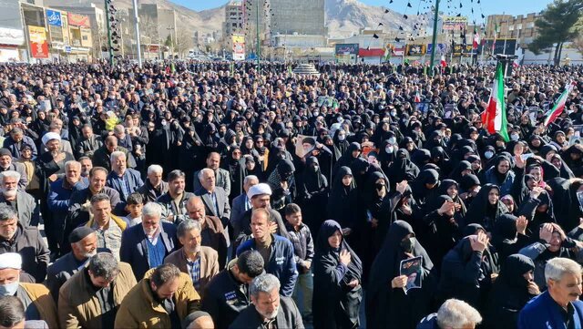 انتقام خون امام شهیدمان را خواهیم گرفت