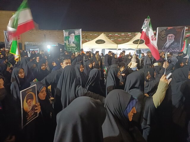 حضور پور شور مردم سوگوار و خونخواه رهبر شهید در سمنان برای دومین شب متوالی