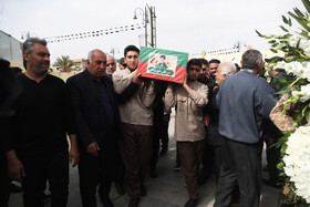 تشییع پیکر دانش‌آموز شهید «علی حق‌شناس» - شیراز