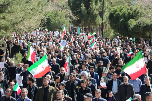 فریاد یکصدای مردم کرمان در محکومیت جنایت دشمن متجاوز به کشور و شهادت رهبر انقلاب