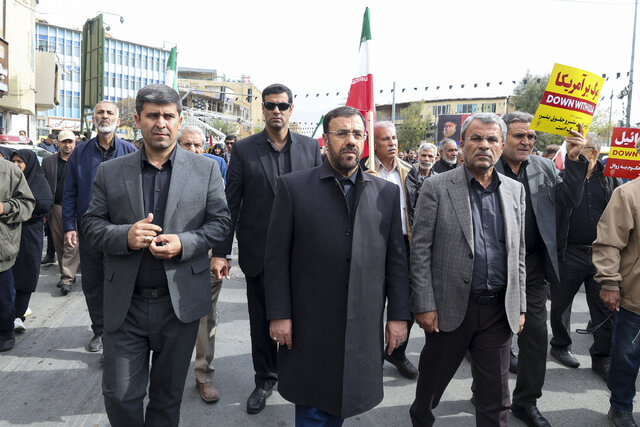 استاندار فارس: تشییع باشکوه شهدای اقتدار، اعلام مقاومت است