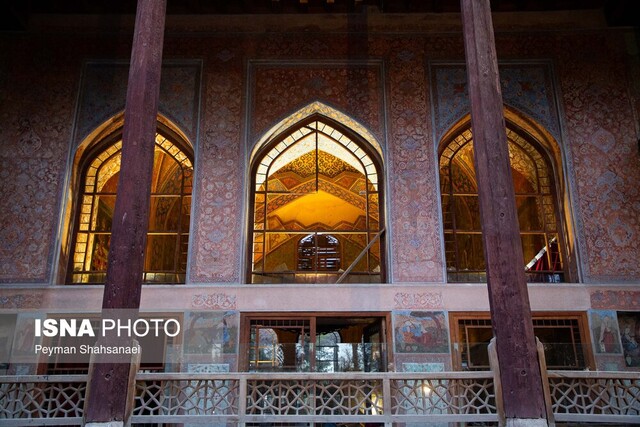 بازدید اولیه کارشناسان سازه از آسیب‌های موج انفجار در مجموعه چهل‌ستون