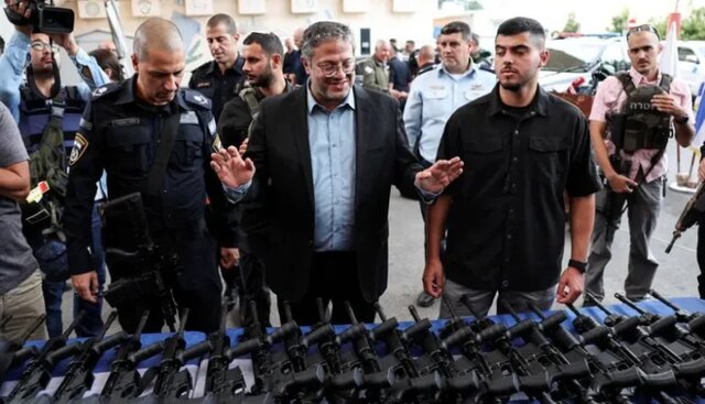 مجوز بن گویر برای مسلح کردن ۳۰۰ هزار شهرک‌نشین جهت کشتن فلسطینی‌ها