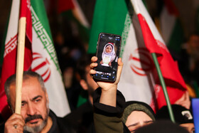 تجمع زنجانی ها در محل صابت موشک به منزل مسکونی