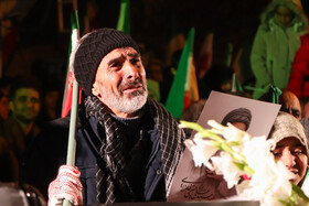 تجمع زنجانی ها در محل صابت موشک به منزل مسکونی