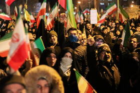 تجمع زنجانی ها در محل صابت موشک به منزل مسکونی