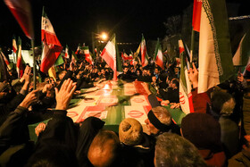 تجمع زنجانی ها در محل صابت موشک به منزل مسکونی
