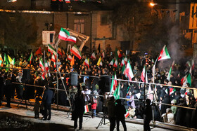 تجمع زنجانی ها در محل صابت موشک به منزل مسکونی