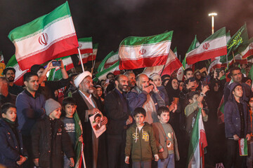 سی و یکمین شب حماسه در حسینه ایران/پیوندی ناگسستنی مردم یزد و خیابان‌های شهر