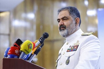 دریادار ایرانی: مقاومت امروز مرز جغرافیایی نمی‌شناسد
