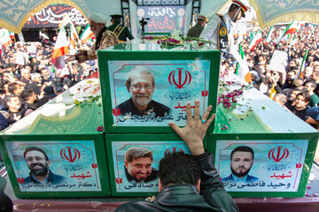 مراسم تشییع «علی لاریجانی»، «غلامرضا سلیمانی» و قهرمانان «ناو دنا»