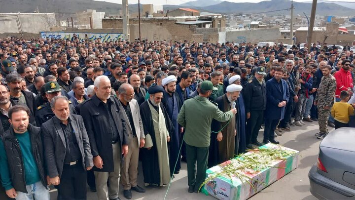 تشییع پیکر یک شهید حملات آمریکایی - صهیونی در «ازندریان» ملایر