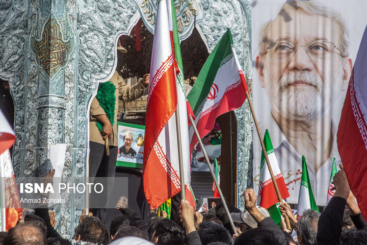 تجلیل جمعی از مدیران سابق صداوسیما از شهید لاریجانی