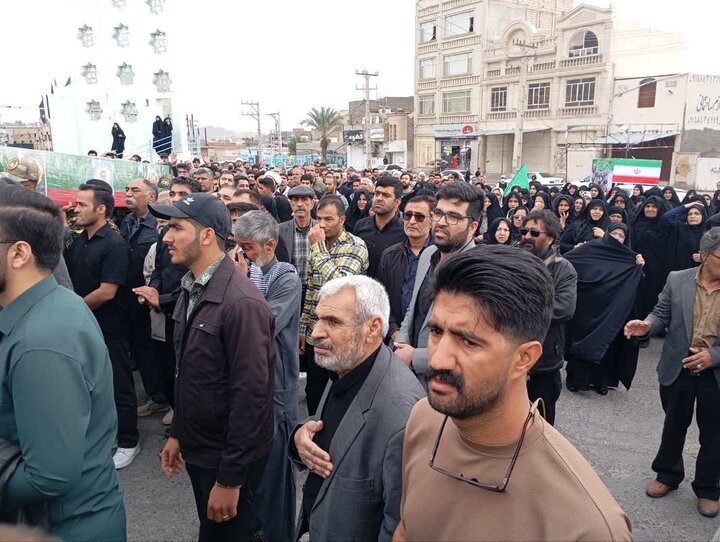 تشییع یکی از شهدای ناو دنا در زاهدان