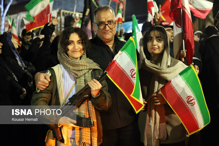 تجمع حماسی دختران ملایر همزمان با ولادت حضرت معصومه(س)