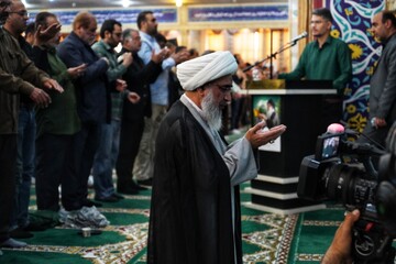 امام جمعه بوشهر: ایران قاطعانه در برابر تجاوز به تمامیت ارضی واکنش نشان می‌دهد