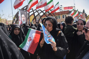 تشییع پیکر ۵ شهید تجاوز آمریکایی _ صهیونیستی در سمنان
