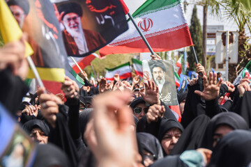 تشییع پیکر ۵ شهید تجاوز آمریکایی _ صهیونیستی در سمنان