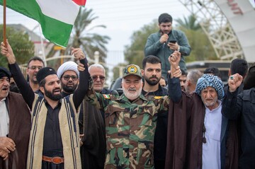 زنجیره انسانی خوزستانی‌ها دور نیروگاه رامین