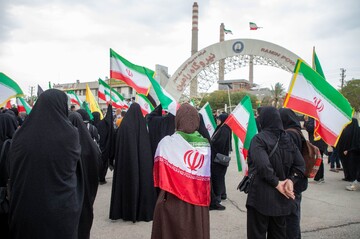 زنجیره انسانی خوزستانی‌ها دور نیروگاه رامین