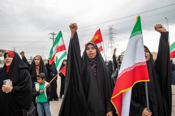 زنجیره انسانی خوزستانی‌ها دور نیروگاه رامین
