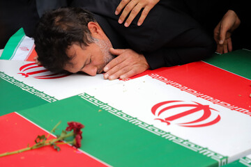 برپایی نمایشگاه «ایران عزیز» با هدف ثبت تجربه‌های انسانی از روزهای سخت