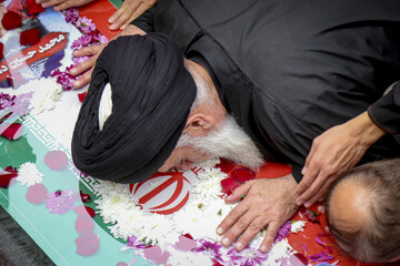 تشییع و تدفین پیکر شهید دانش آموز "محمد حسین دهقان" - قم