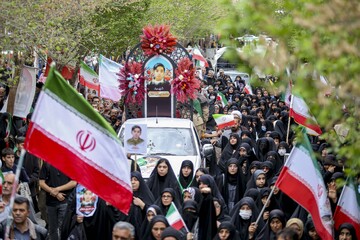 تشییع و تدفین پیکر شهید دانش آموز "محمد حسین دهقان" - قم