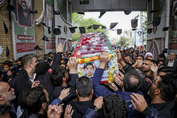 تشییع و تدفین پیکر شهید دانش آموز "محمد حسین دهقان" - قم