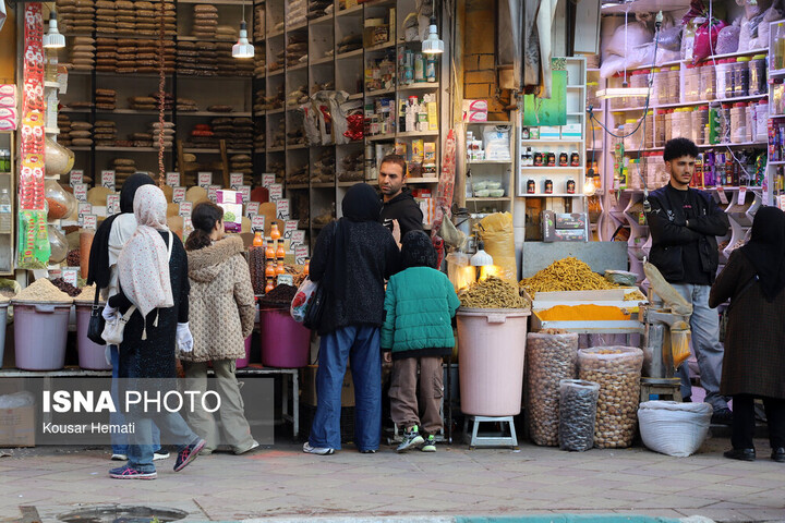 بازار آرام و تحت کنترل در دوران جنگی
