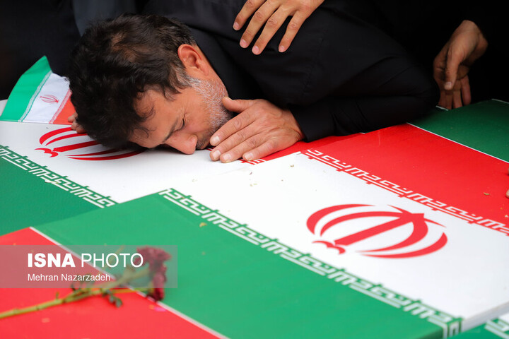 برپایی نمایشگاه «ایران عزیز» با هدف ثبت تجربه‌های انسانی از روزهای سخت