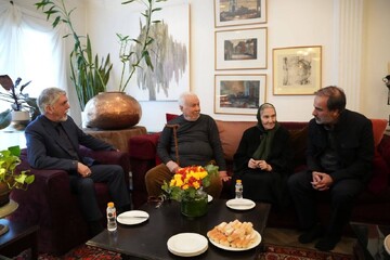از خاطره گویی تا آواز خوانی برای وطن در روزی برای تئاتر