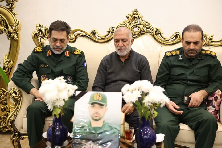 هم‌صدایی مسئولین دولت و نمایندگان مجلس، عامل مهمی در مقابله با استکبار است