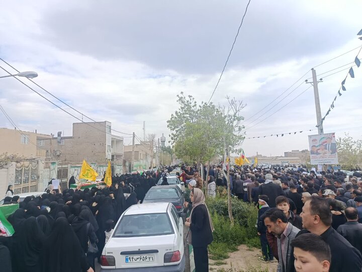 پیکر ۶ شهید حادثه تروریستی خیرآباد ورامین تشییع شد