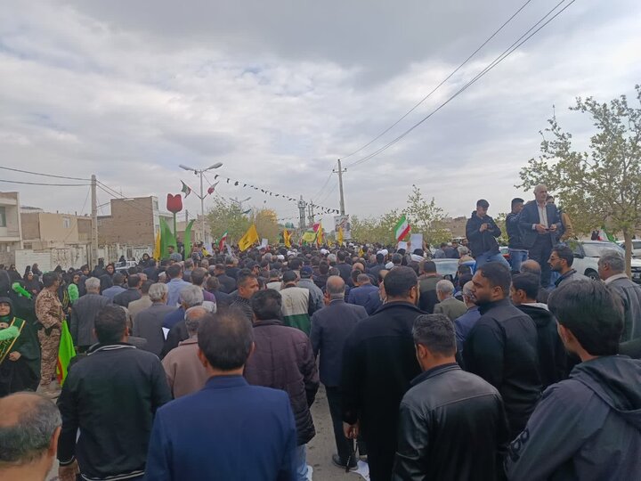 پیکر ۶ شهید حادثه تروریستی خیرآباد ورامین تشییع شد