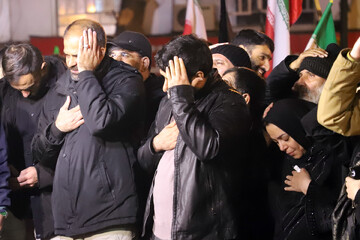 تجمع شبانه مردم در دفاع از مدافعان وطن و تشیع شهدای جنگ رمضان - کرمانشاه