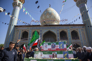 تشییع پیکر مطهر ۱۱ شهید جنگ رمضان -حرم مطهر سید اعلاالدین حسین شیراز