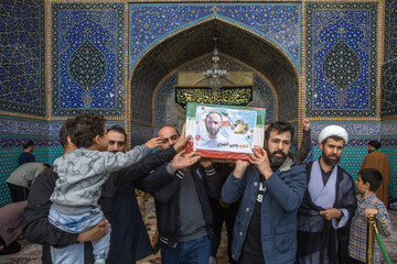 تشییع پیکر مطهر 17 شهید جنگ رمضان - قم
