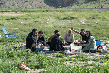 طبیعت بهاری دریاچه مهارلو -شیراز