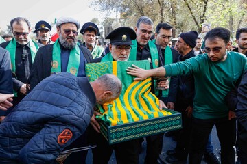 تشییع پیکر مطهر ۵۰ شهید جنگ رمضان - اصفهان