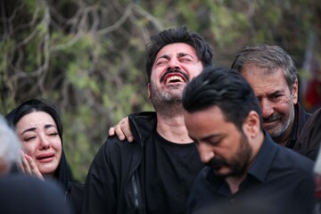 تشییع پیکر مطهر ۵۰ شهید جنگ رمضان - اصفهان