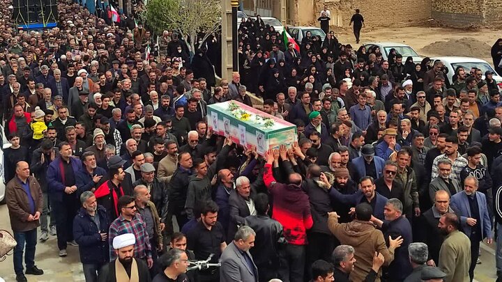 بدرقه باشکوه دو شهید مدافع وطن در شهر رویان شاهرود