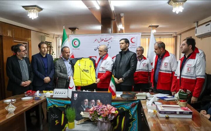 حضور اعضای باشگاه سپاهان در هلال‌احمر اصفهان