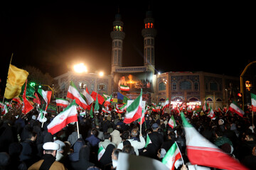 تجمع شبانه کودکان، نوجوانان و جوانان در حمایت از مدافعان وطن - اردبیل
