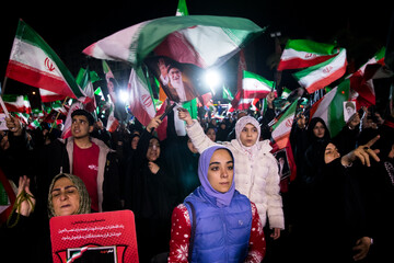 یک ایران هم نوا سرود ملی سردادند
