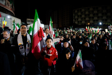 یک ایران هم نوا سرود ملی سردادند