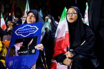 یک ایران هم نوا سرود ملی سردادند