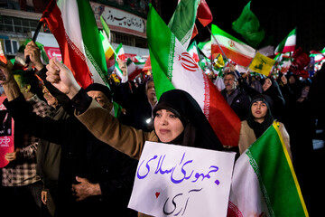 یک ایران هم نوا سرود ملی سردادند