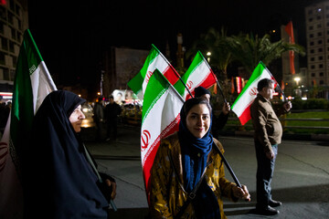 یک ایران هم نوا سرود ملی سردادند